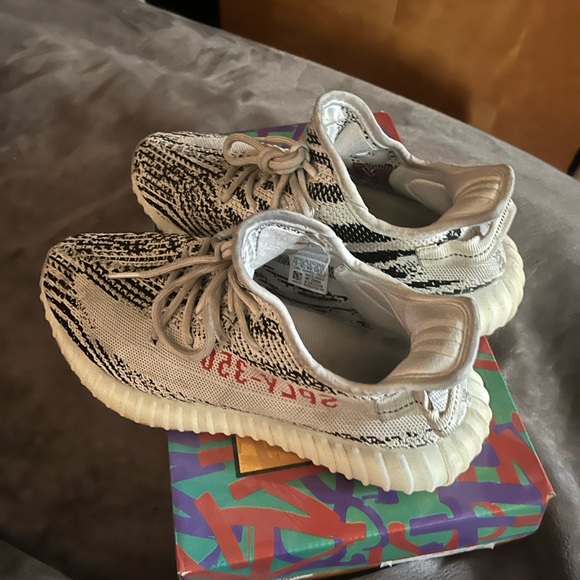 Yeezy Boost 350 Zebra Size 7 - Picture 2 of 13